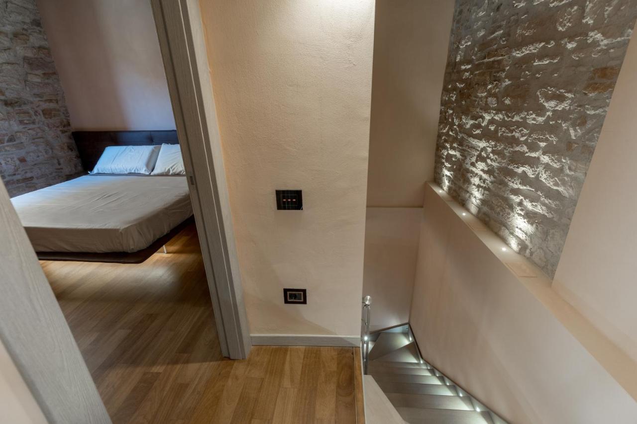 B&B Luxury Apartment Suite Gubbio 2 Camere E Divano Letto 外观 照片