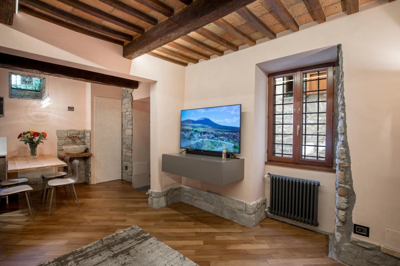 B&B Luxury Apartment Suite Gubbio 2 Camere E Divano Letto 外观 照片